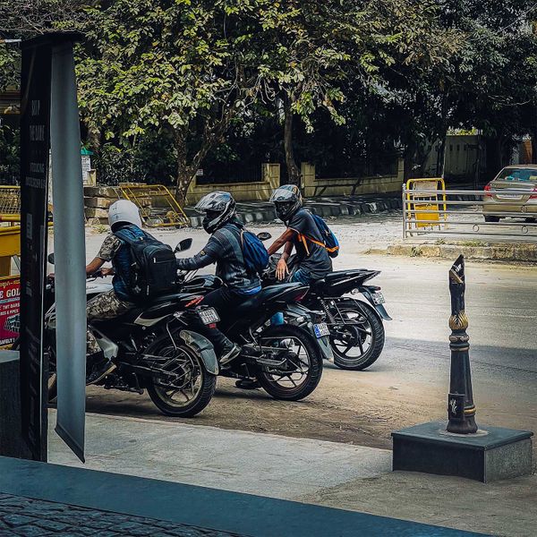 Starbucks On 80-Feet Road