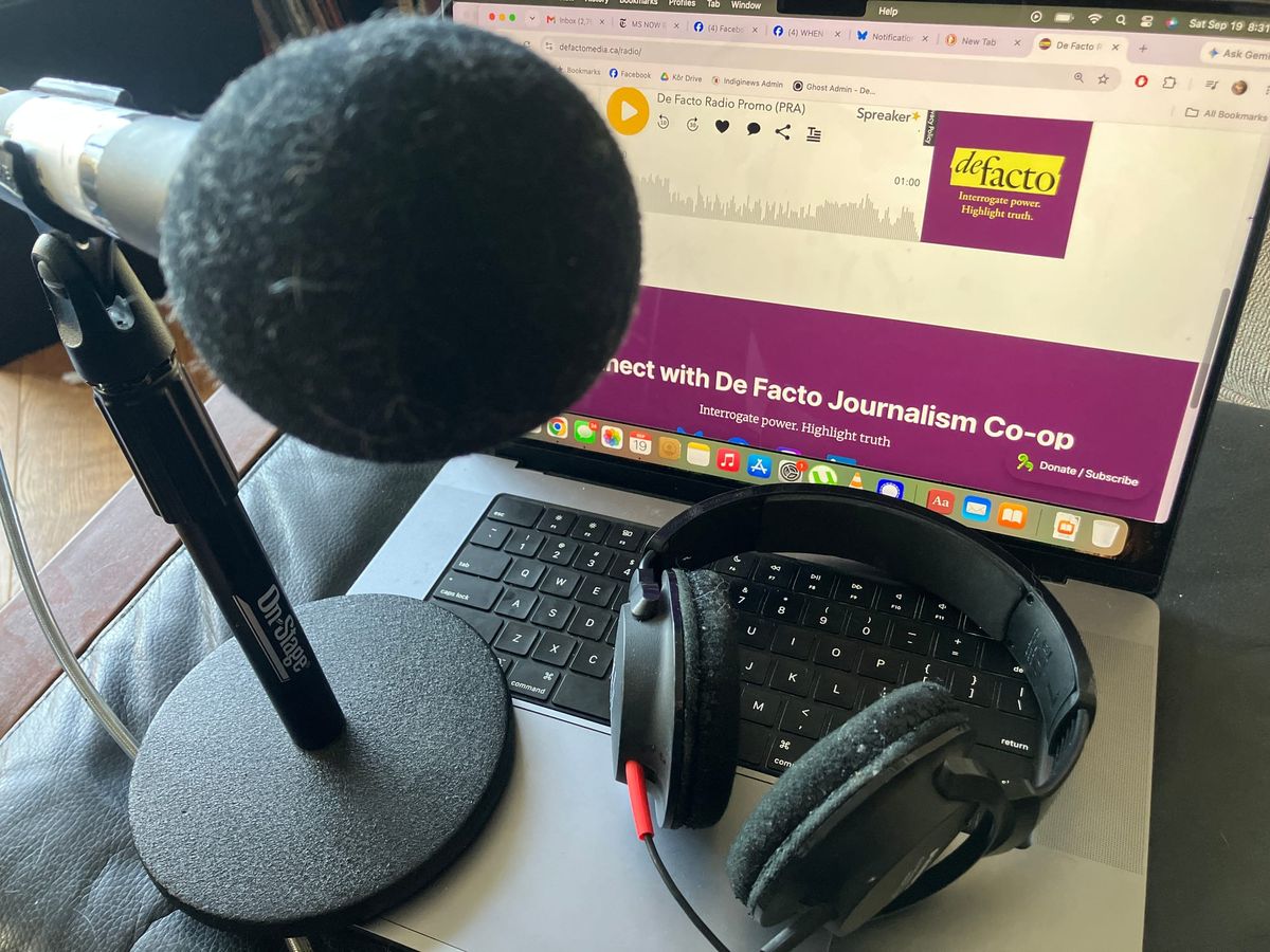 De Facto Radio