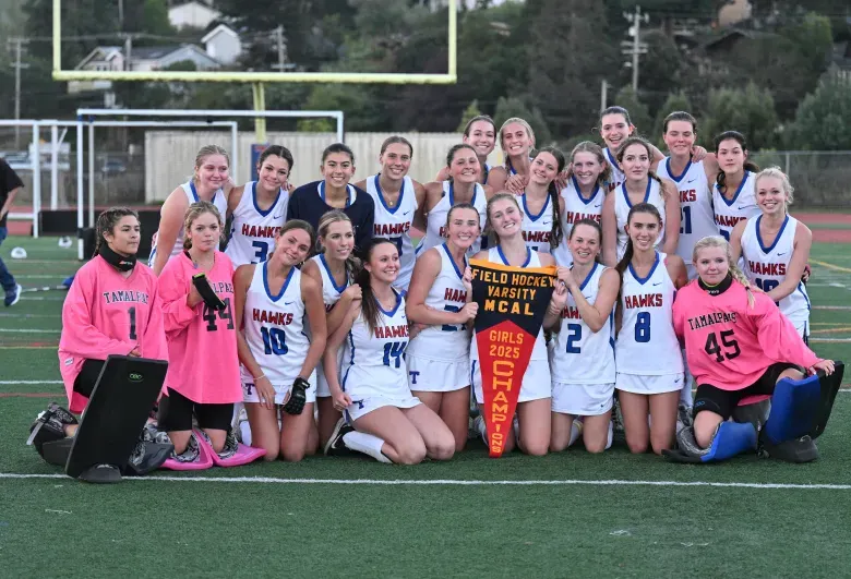 Historic Wins Close Out Fall Hockey