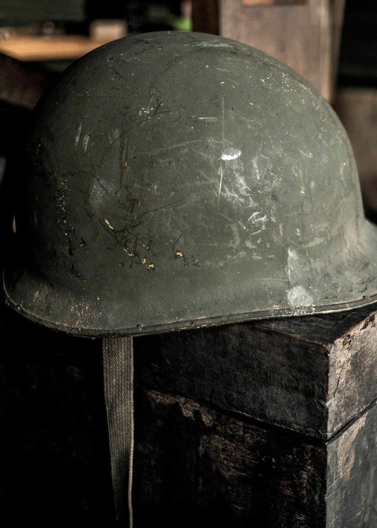 how to wear a hard hat