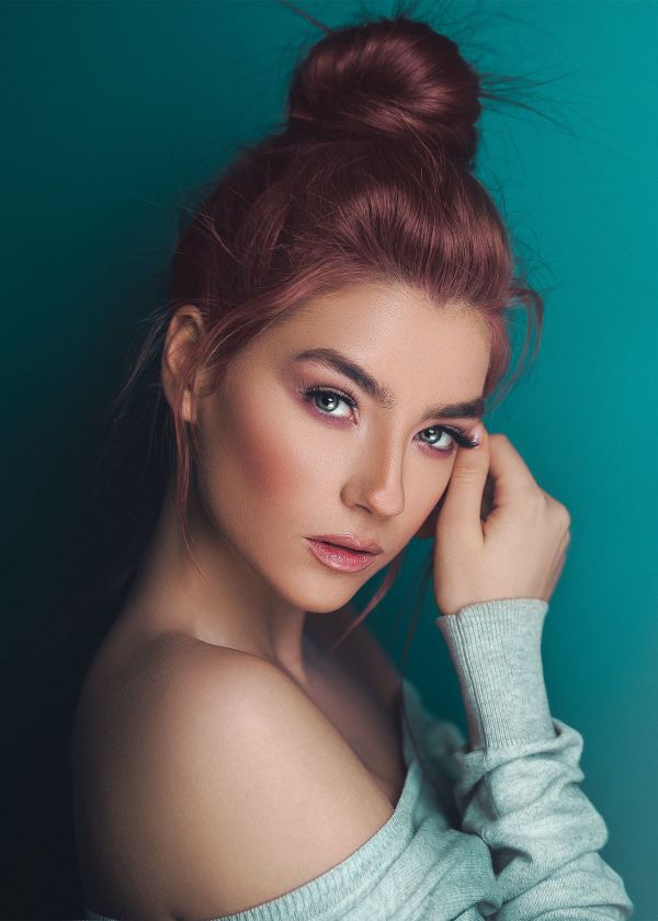 how much should i charge for headshots photography