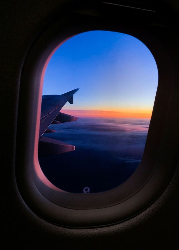 can you bring tactical flashlight on plane