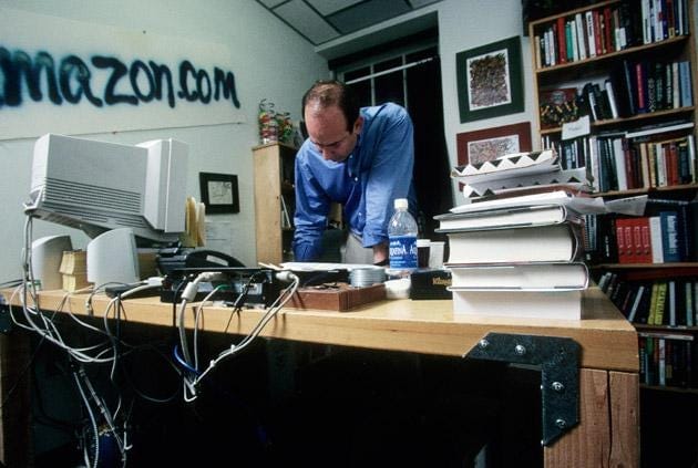 United Packaging on Twitter: "Every company starts from the beginning. This photo of Jeff Bezos' Amazon office from 1999 proves that. #disrupt #followyourdreams https://t.co/OWE0LDteEv" / Twitter