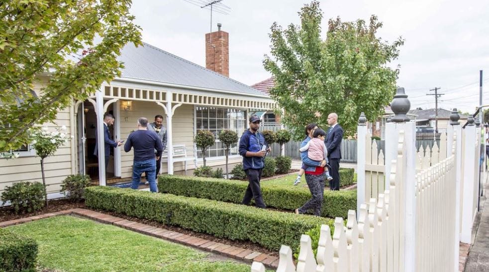 Victorian real estate restrictions not to be lifted for another seven weeks