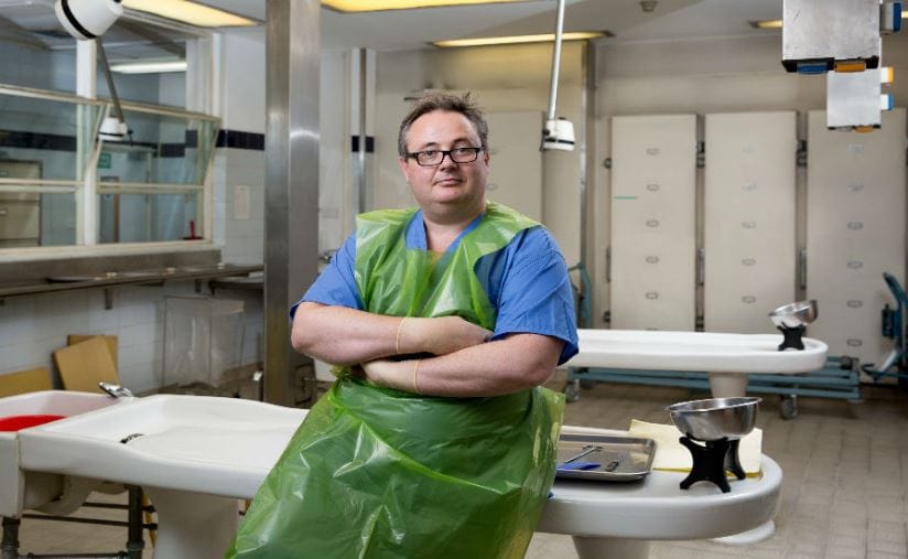 UK: COVID-19 victims lay undetected at home for two weeks – 700 in London, most aged over 60