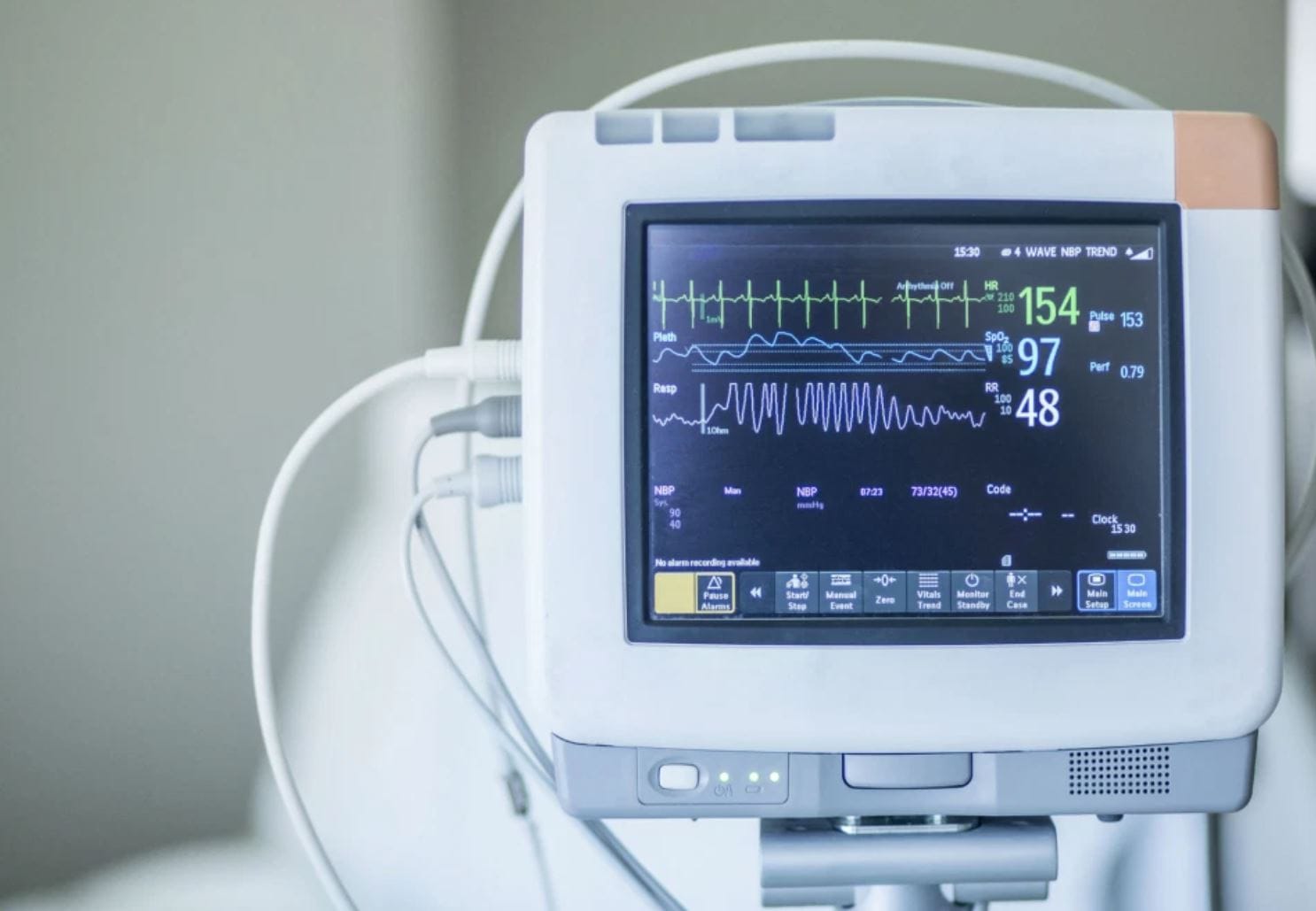 Plans to buy 3,000 intensive care monitors dumped by Victorian Government as community outbreaks spread