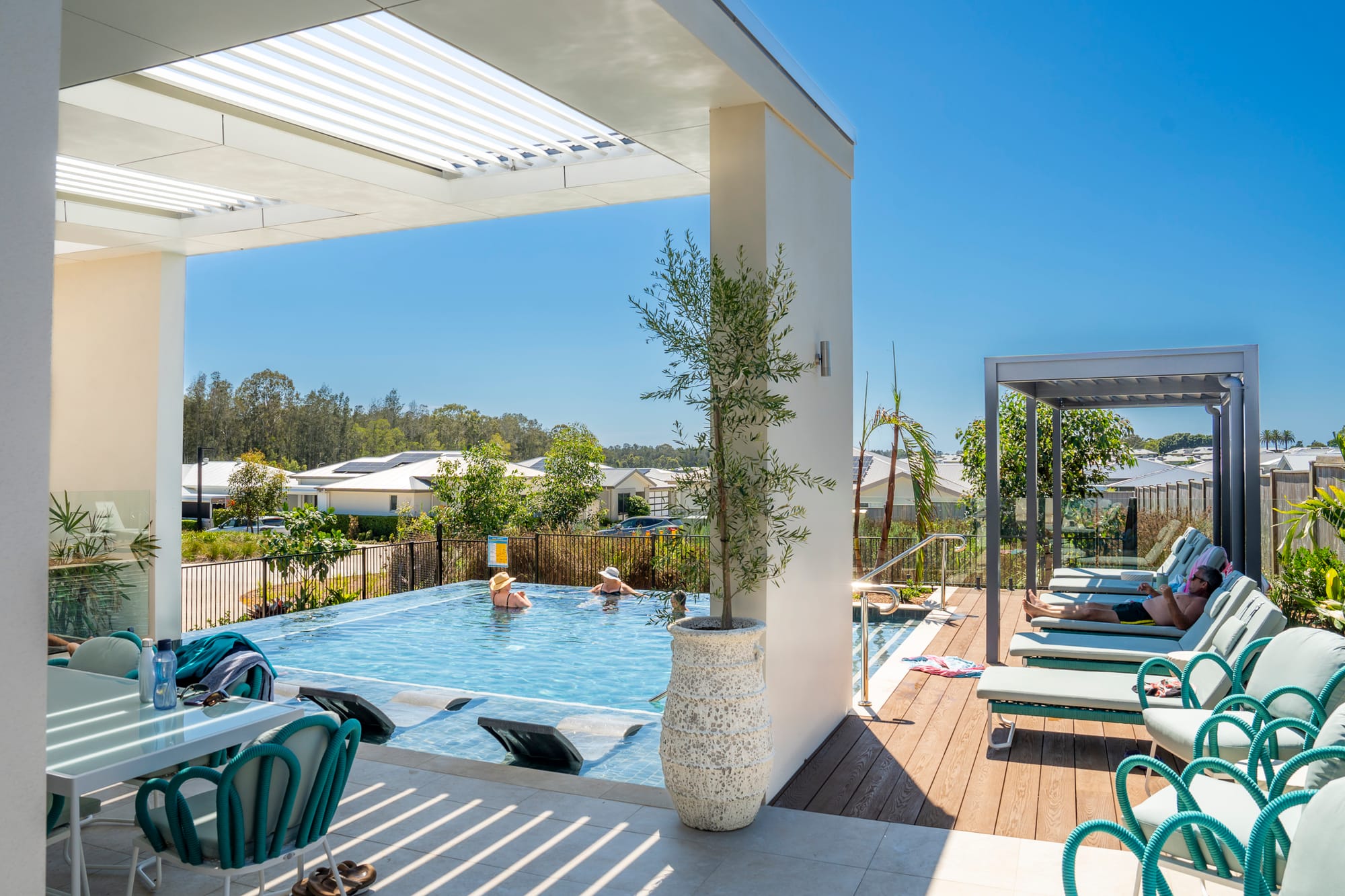 $1.7M for a manufactured home with the suburb's median price $868k - is the $10.5M clubhouse a winning factor?