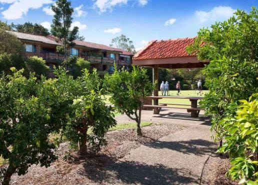 Retirement village residents told to organise their own COVID vaccinations