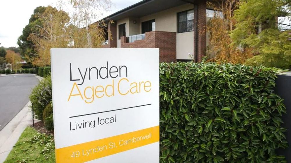 Two aged care staff at Melbourne aged care home test positive for COVID-19 – one week after resident diagnosed – Victorian Chief Health Officer says residents don’t need to be removed during outbreak provided testing completed quickly post image
