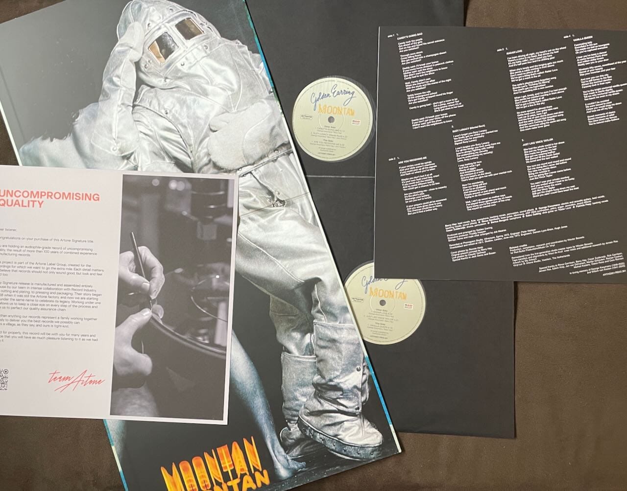 Inner gatefold, discs, and inserts for Golden Earring.