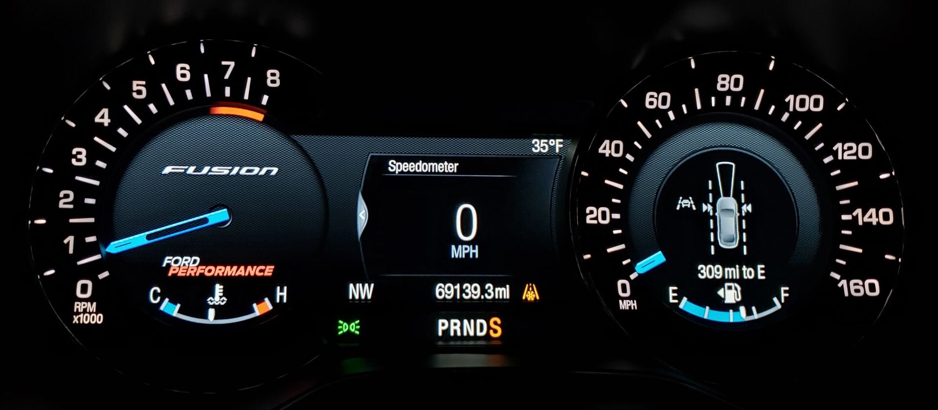  The Ford Fusion has an outside temperature display in its instrument panel. That’s missing in the 2019 Lincoln MKC. 
