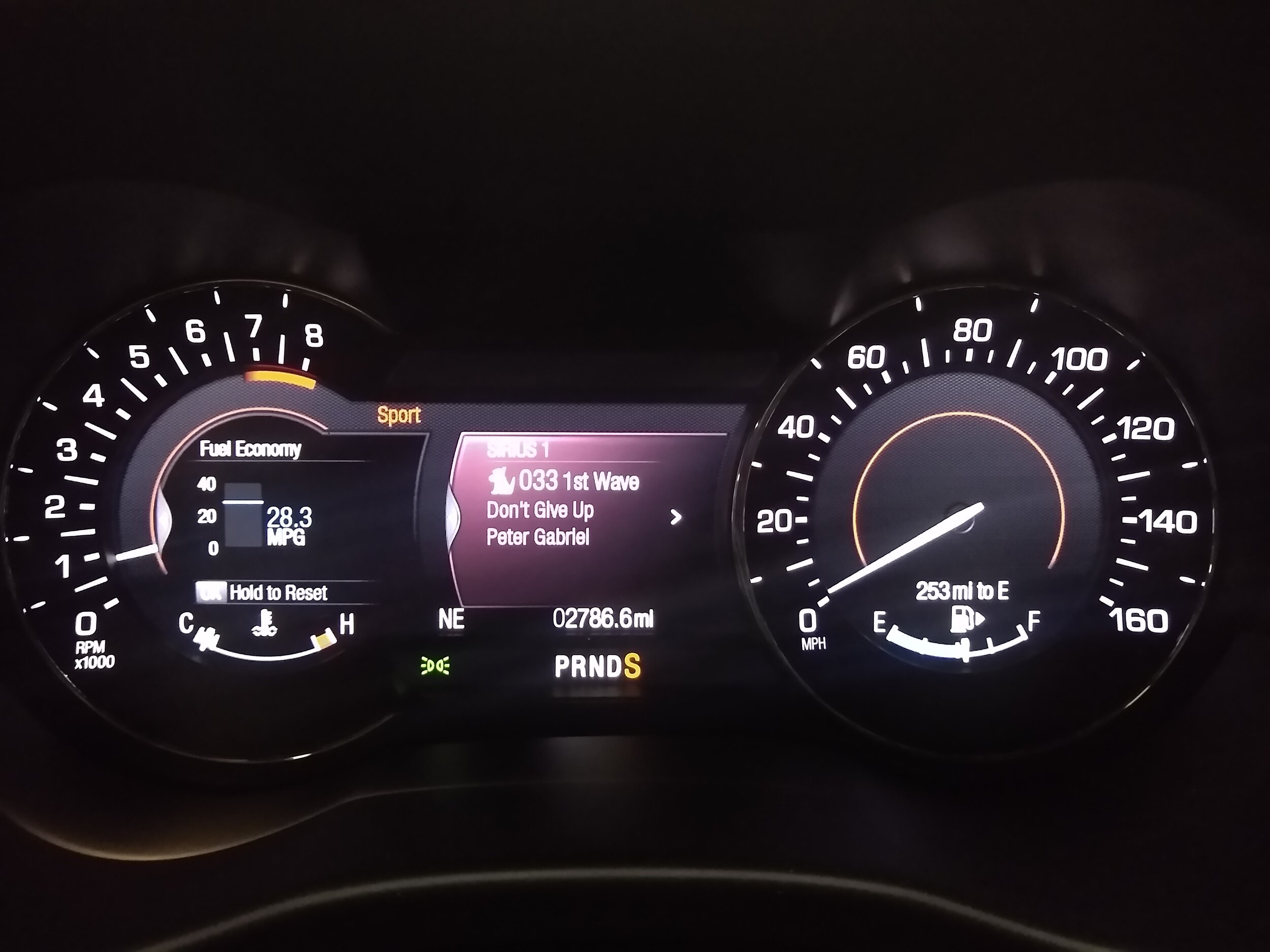  Can you spot the difference between Normal driving mode (top) and Sport Mode (below)? 