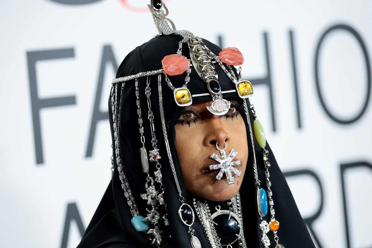 After 15 Years and a Criminal Charge, Erykah Badu’s ‘Window Seat’ Is Still Texas’ Best Music Video
