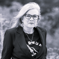 Wendi Aarons