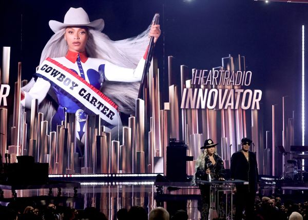 Beyoncé Snubbed from CMA Awards
