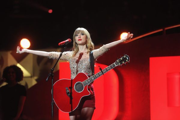 Texas Man Buys, Then Publicly Destroys, $4,000 Taylor Swift Guitar