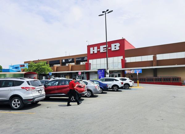How H-E-B Became a Full-Blown Cultural institution in Northeastern México