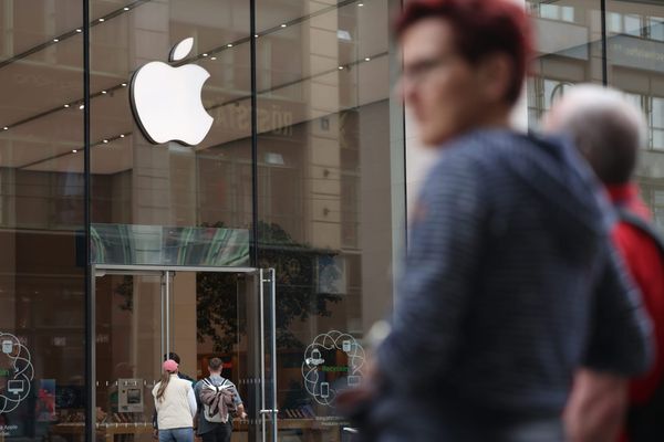 Dallas Cop Accused of Stealing Nearly $38,000 of Apple Products to Sell on Facebook