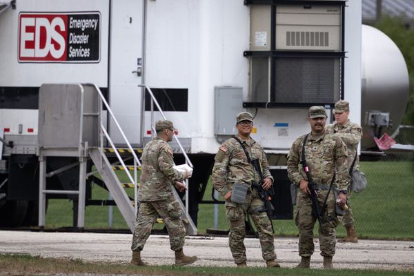 ‘Are We in a Civil War?’ Texas Troops Are Still in Illinois, but It’s Getting Messy