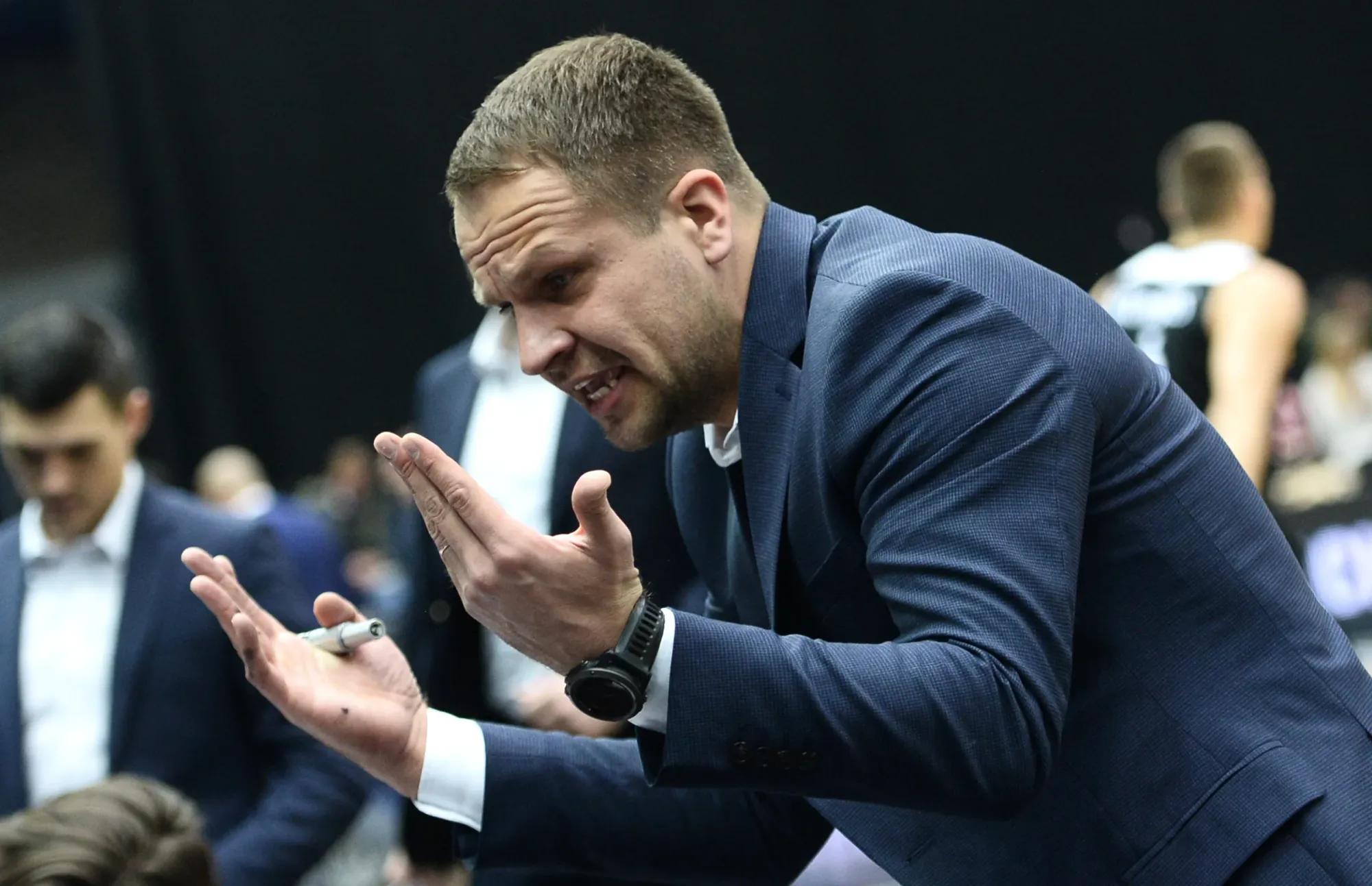 Strasbourg players looking dejected after a loss