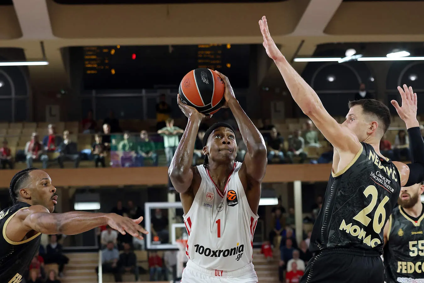 Frank Ntilikina quitte l'Olympiakos