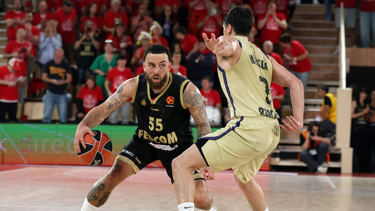 Mike James sur la feuille de match de l'épilogue !