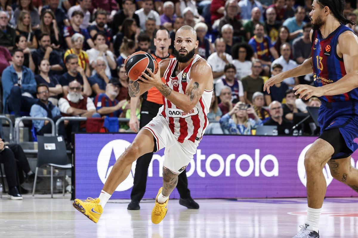 Evan Fournier (Olympiakos) blessé à l'épaule et au genou, absent trois semaines