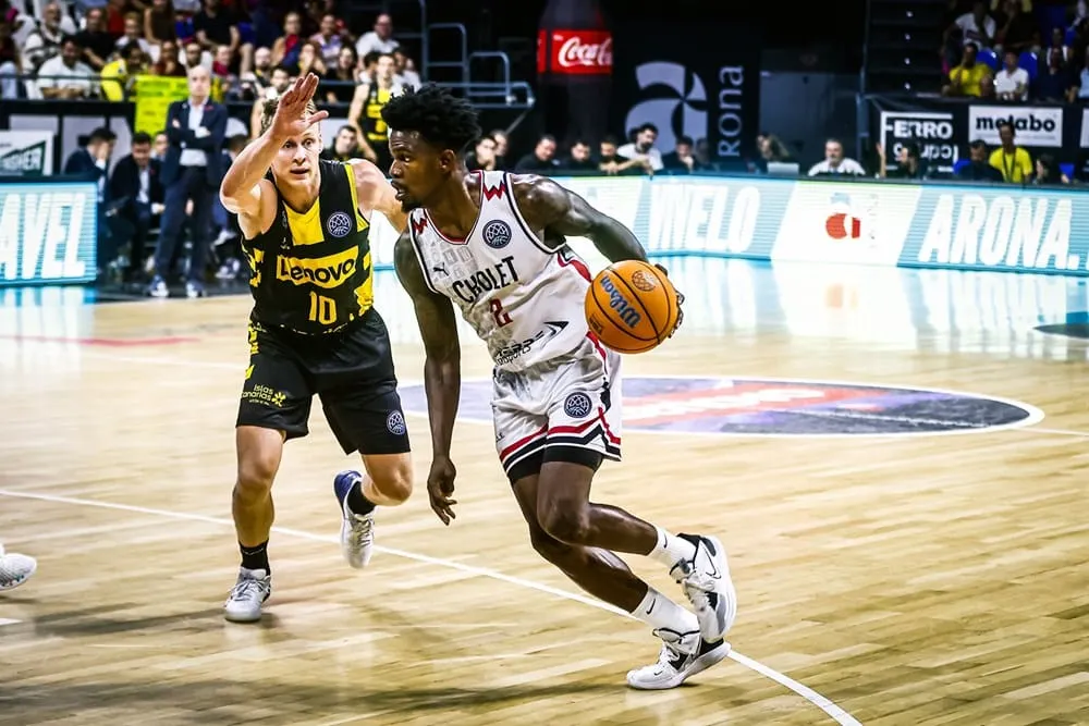 Cholet et Gerry Blakes se séparent officiellement
