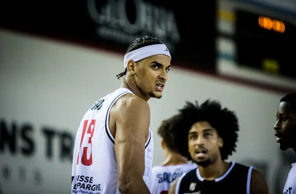 Mi-temps avec... Neal Sako (Cholet) : "Sans ma blessure, je ne sais pas si j'aurais choisi le tennis ou le basket"