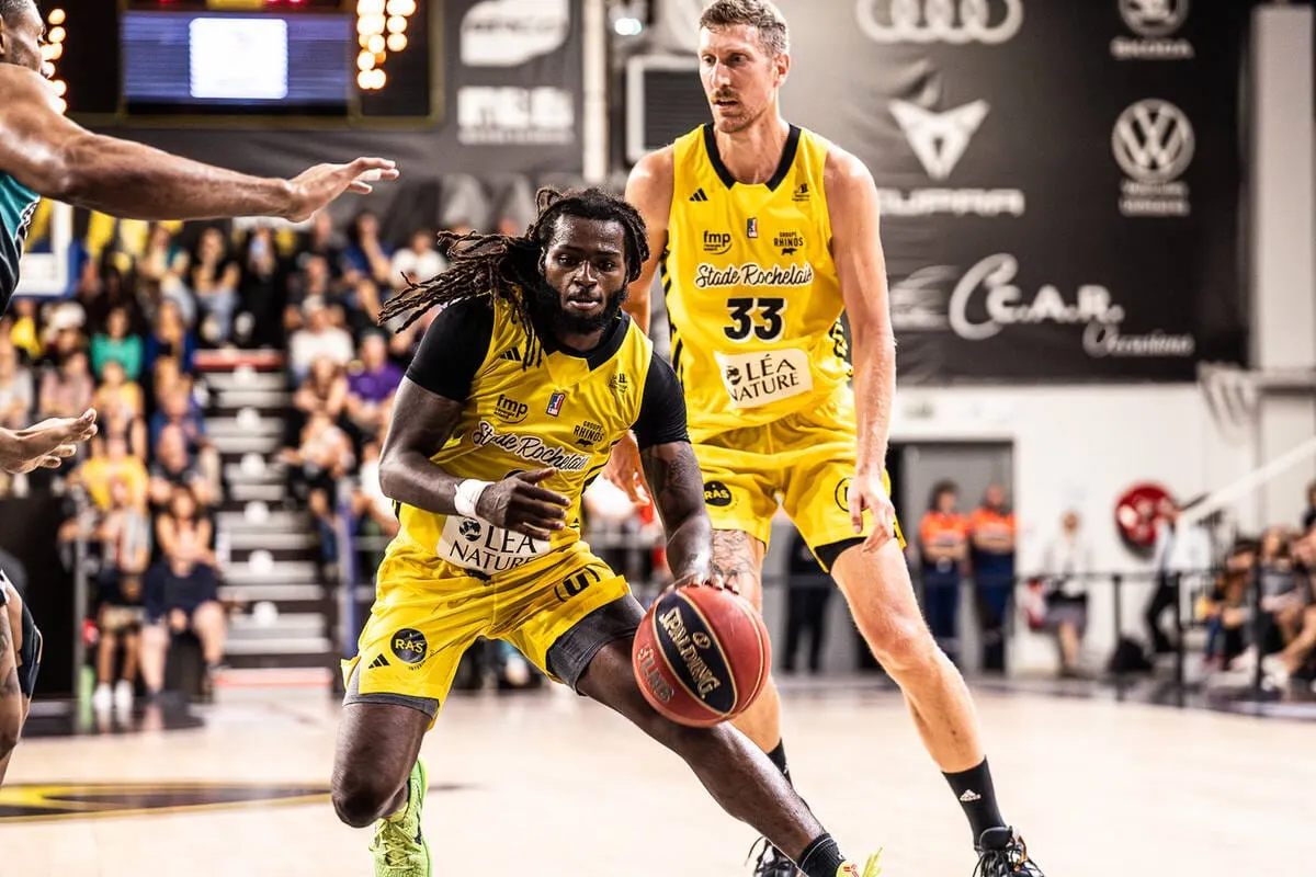 La Rochelle vainqueur de Pau et leader de Pro B : "On savoure"