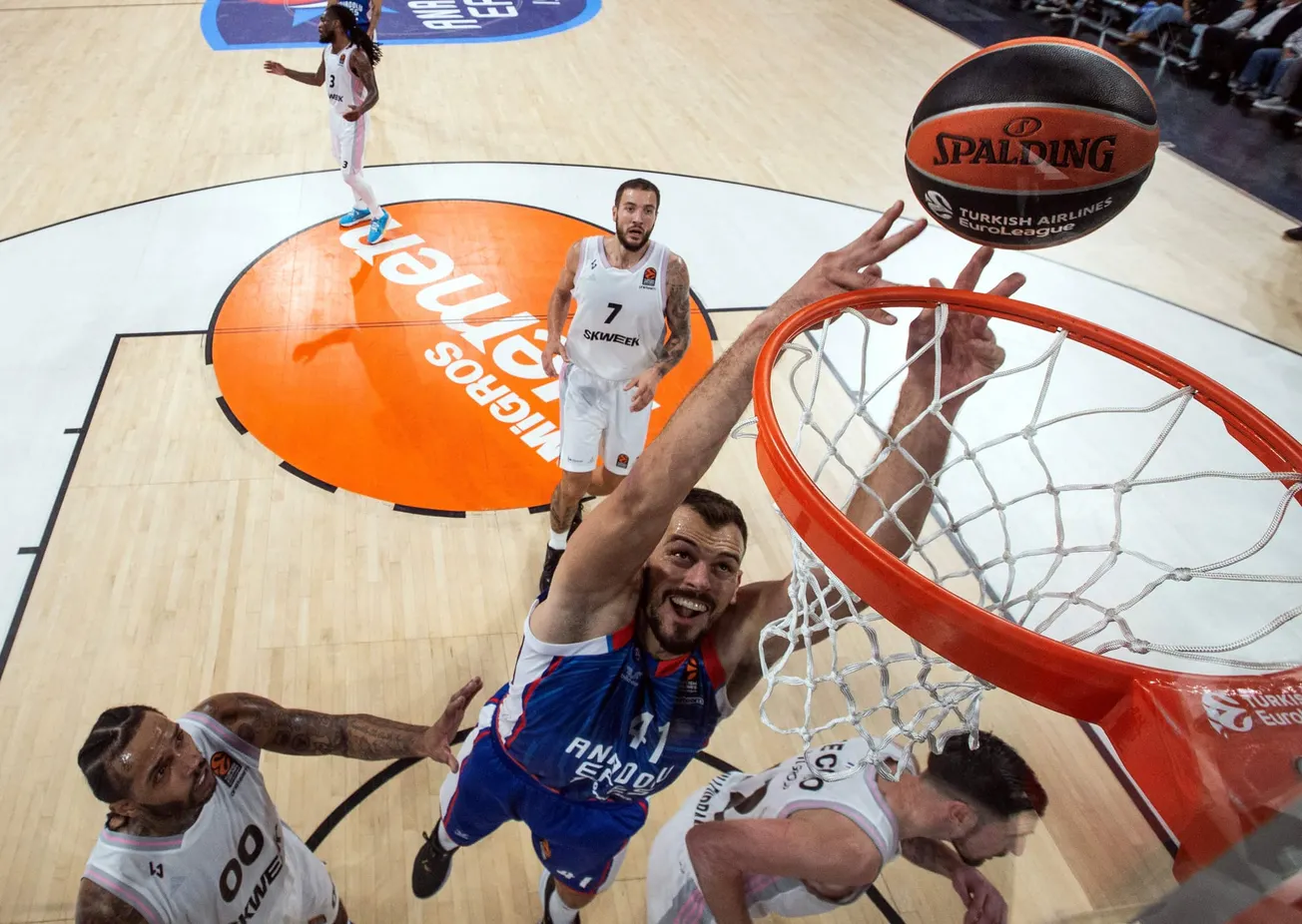 Ante Zizic (Anadolu Efes) rejoint la Virtus Bologne