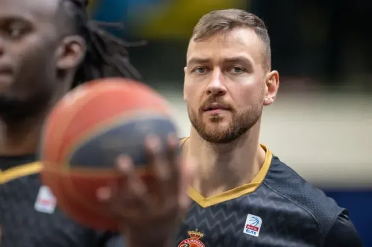 Donatas Motiejunas (Monaco) : "Les jeunes joueurs sont comme des bébés"
