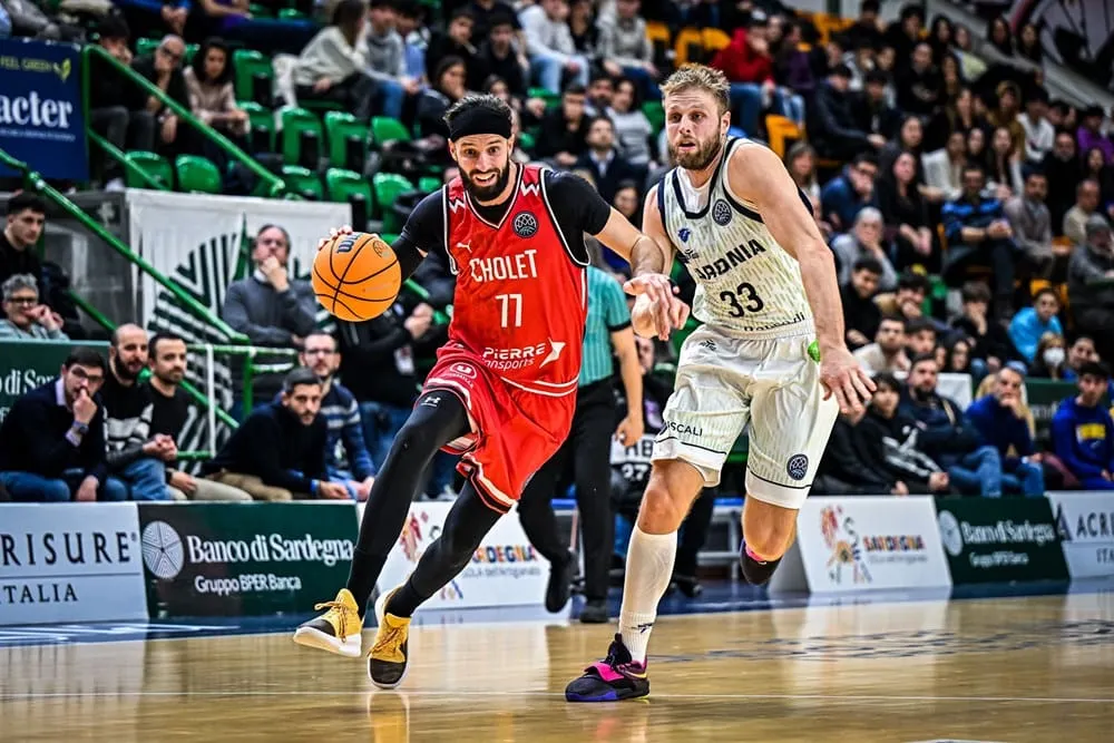 Vojtěch Hruban (Cholet) : "J'ai été vraiment surpris par l'ambiance basket en France"