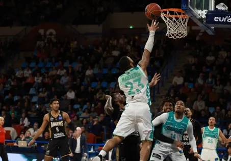 Pro B : Pau se fait dominer par la lanterne rouge