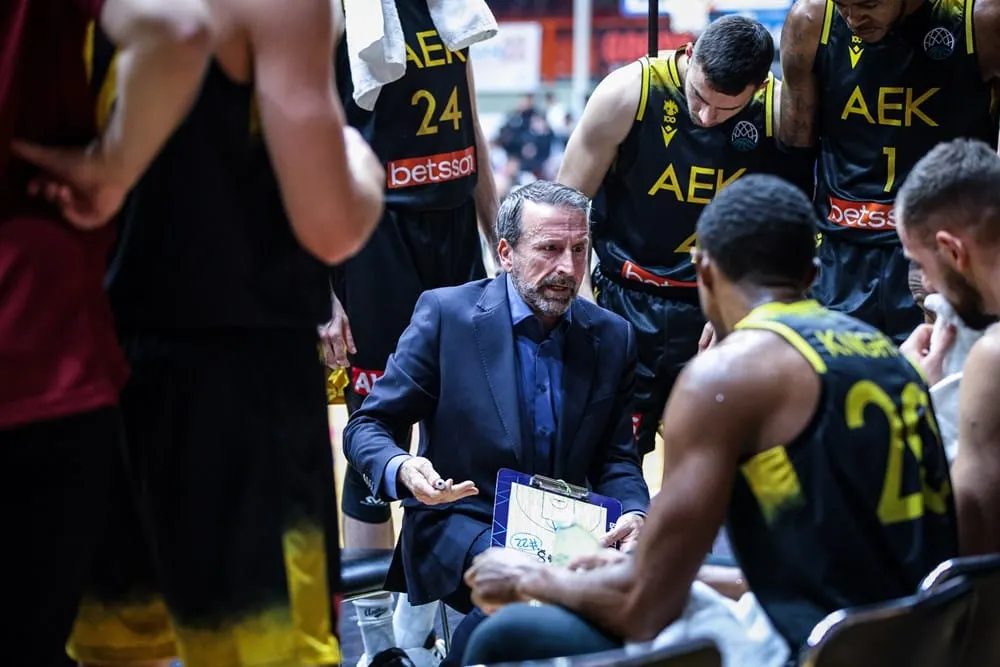 Grèce : Selon son ancien coach, l'AEK Athènes ne paye pas ses joueurs