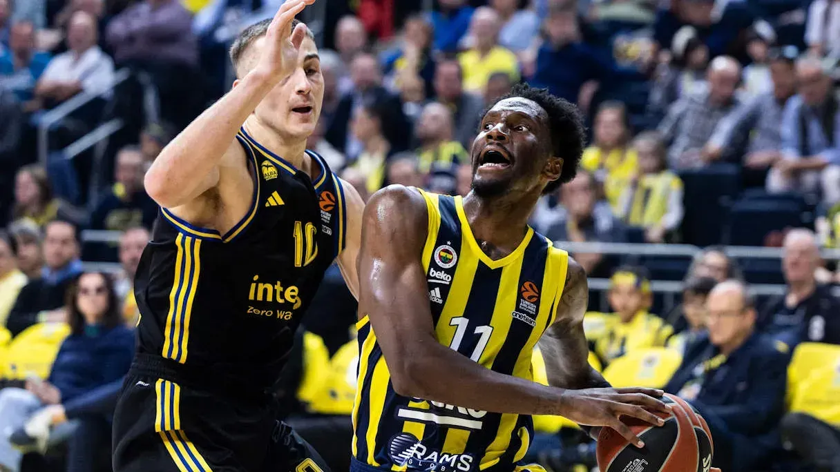 Fenerbahçe détruit Besiktas avant de s'attaquer à Monaco