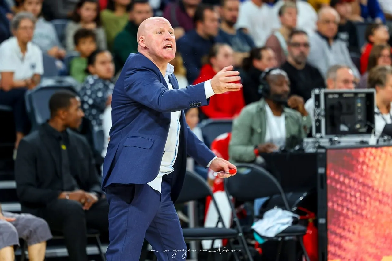 Pro B : L'Élan Béarnais annonce la suspension du coach Éric Bartecheky