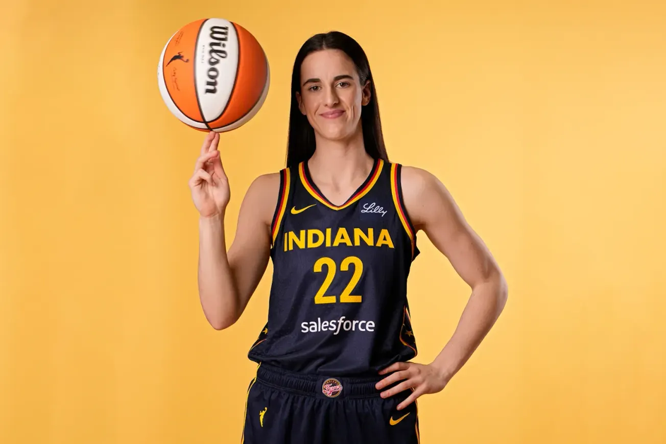 WNBA : 20 points et 10 pertes de balles pour les débuts de Caitlin Clark