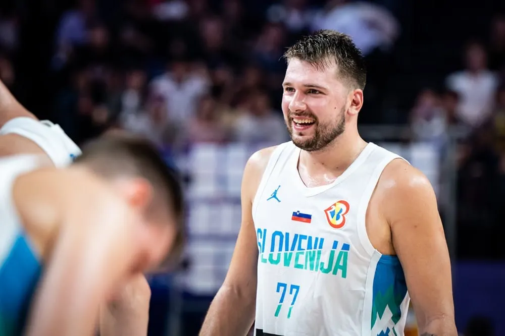 Luka Doncic frôle le triple-double pour son retour avec la Slovénie