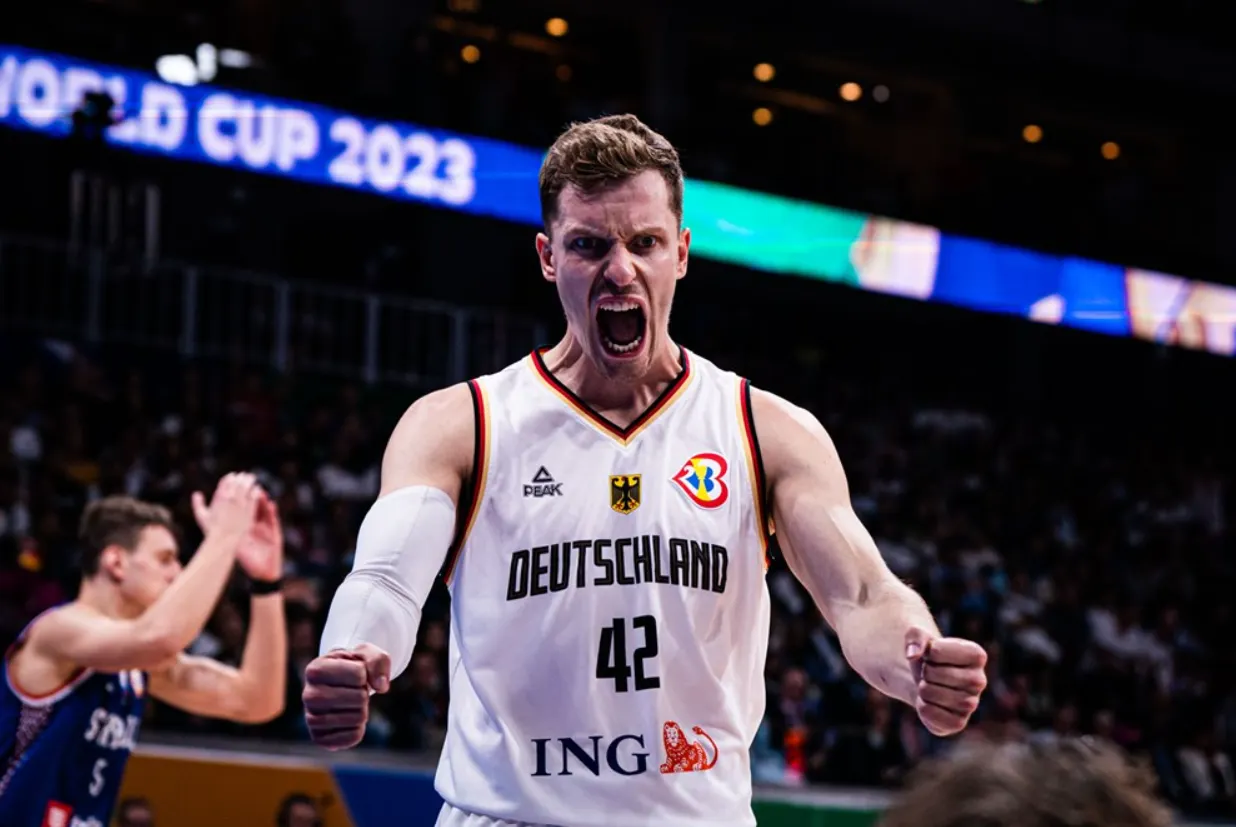 JO 2024 : Quand Andreas Obst rencontre pour la première fois son idole Stephen Curry