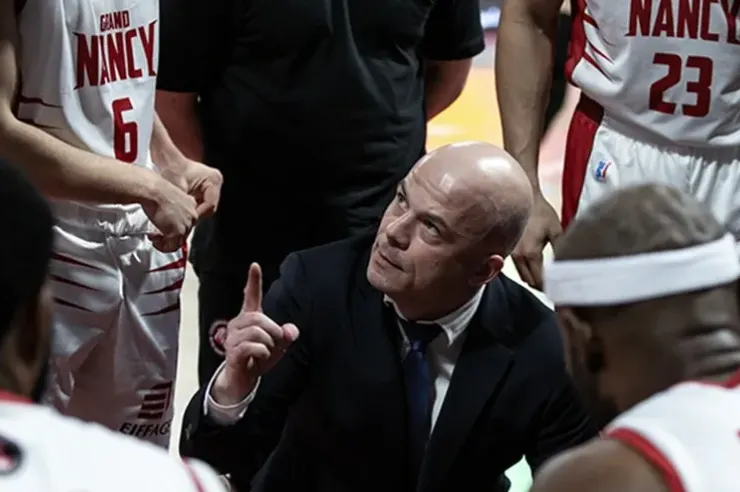 François Peronnet va remplacer Lamine Kebe sur le banc du Pôle France