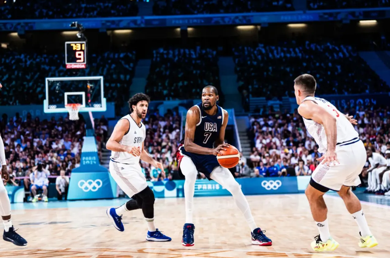 Steve Kerr (Etats-Unis) : "Kevin Durant et le deuxième cinq ont fait un gros travail pour nous remettre sur les rails"