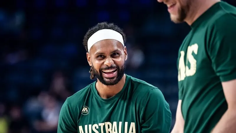 L'Australie supplante la Serbie, Patty Mills s'est réveillé