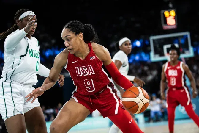 JO féminin : Team USA élimine le Nigeria et rejoint l’Australie en demi-finale