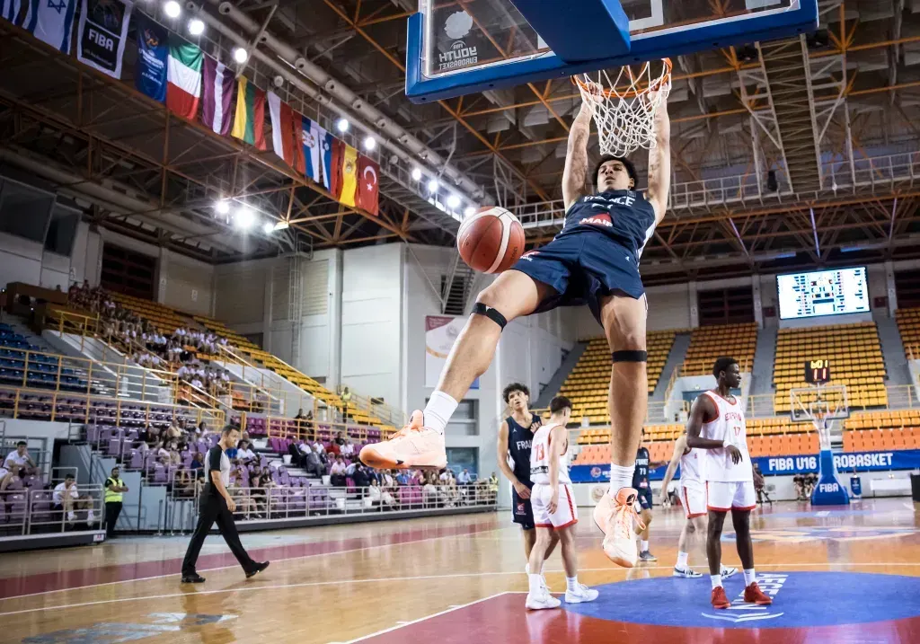 Cameron Houindo, MVP de l’Euro U16, un môme dans un corps d’homme