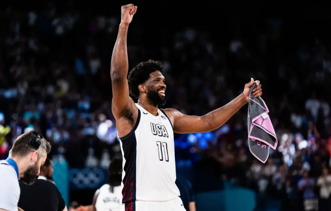 Joel Embiid honoré par le Cameroun après sa médaille d'or olympique avec Team USA
