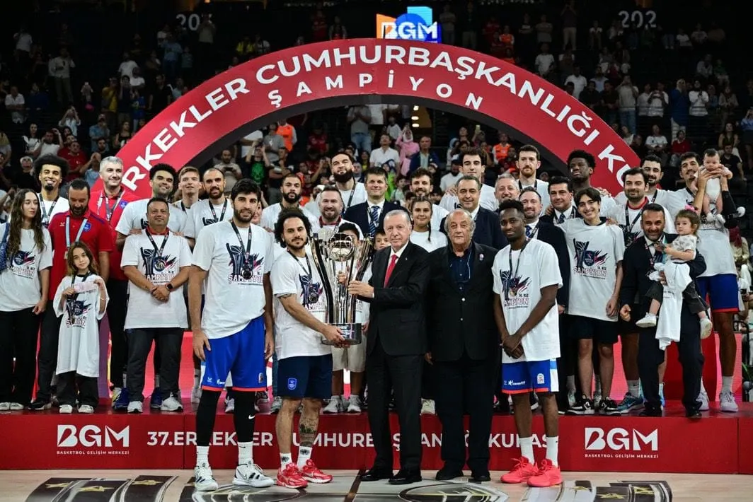 Turquie : Rodrigue Beaubois et Vincent Poirier remportent la Coupe du Président
