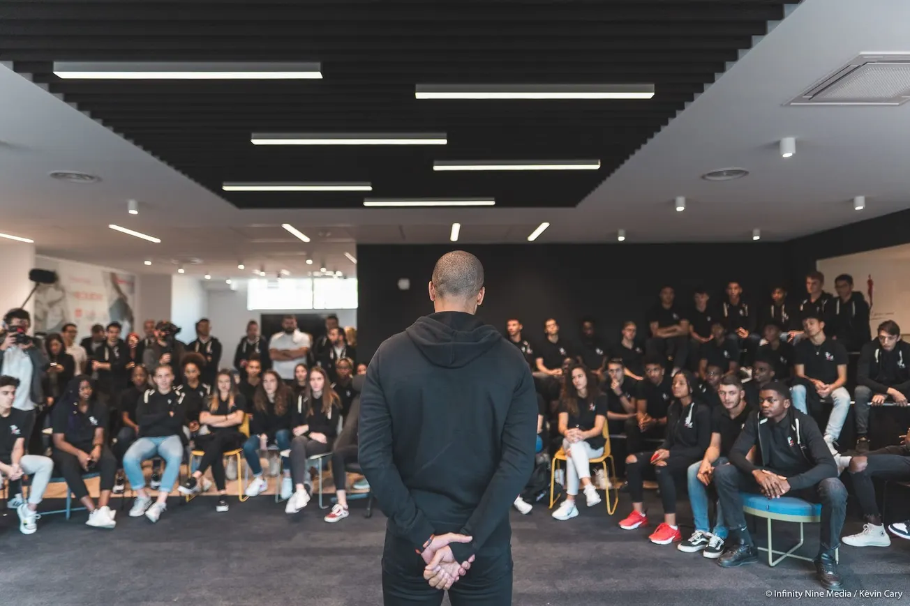 Tony Parker et Serge Bueno lancent le « CampUS Tony Parker » à Issy-les-Moulineaux
