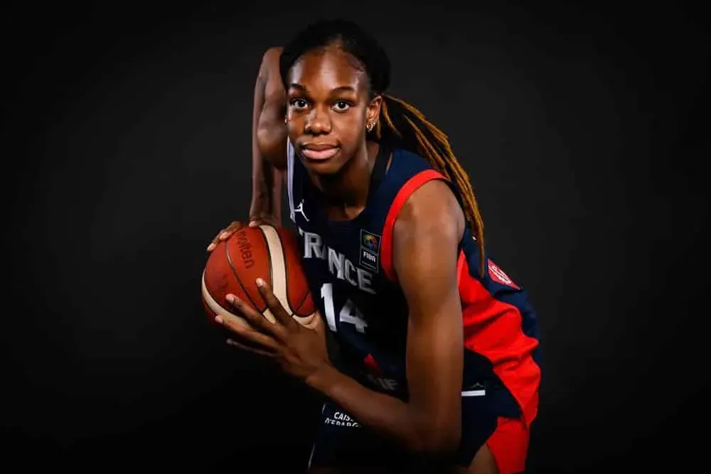 Dominique Malonga a dunké en match !