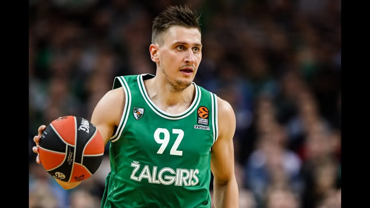 Zalgiris-Monaco : Edgaras Ulanovas demande pourquoi le match n'a pas été arrêté